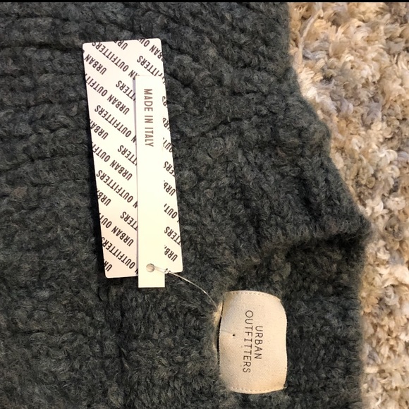Brand new Urban Oufitter sweater - Picture 2 of 3